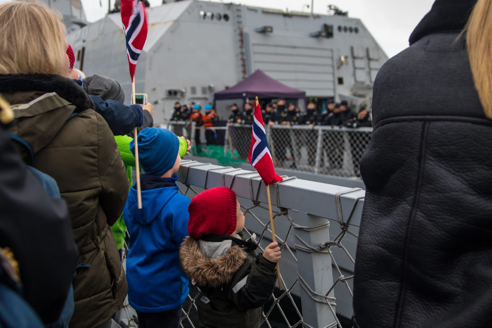 Når krisen rammer og begge foreldre trengs – hvem tar barna?